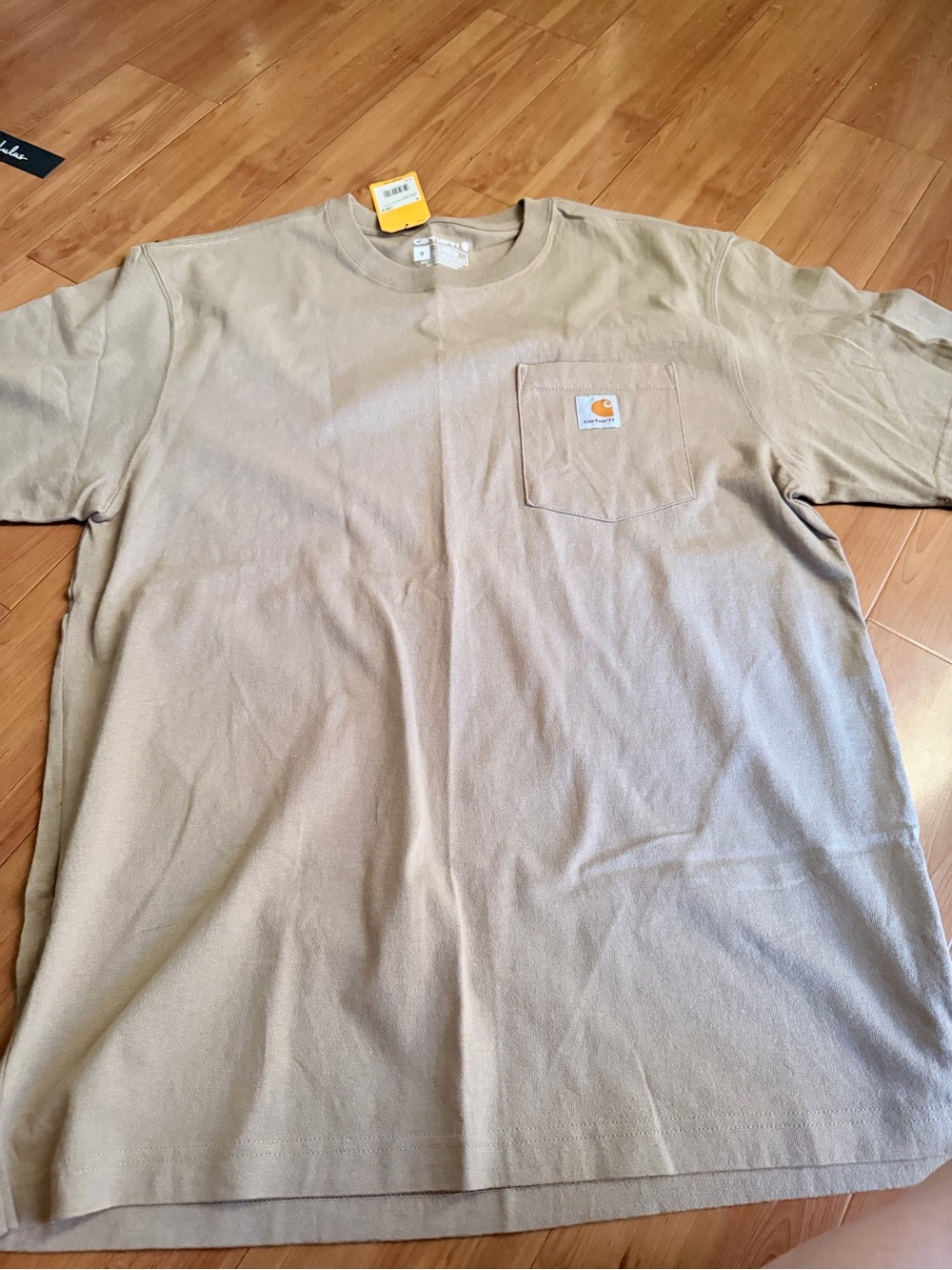 Carhartt loose fit 100% cotton  Men's Short-Sleeve Pocket Tee in Tan